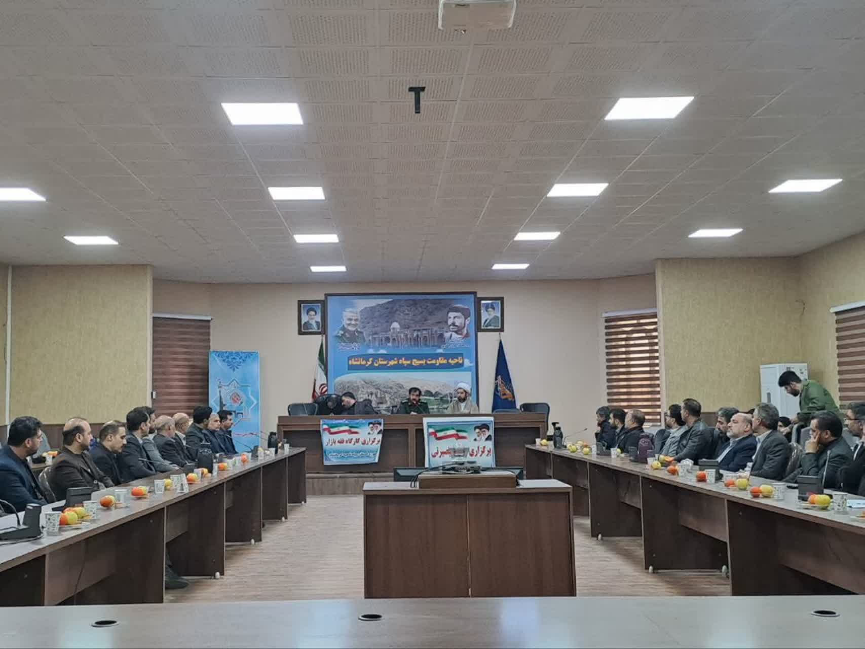 مردم کرمانشاه با وجود تنوع زبان و قومیت ها، همواره متحد و در حفظ ارزشهای انقلاب و سرنوشت کشور سهیم بوده اند