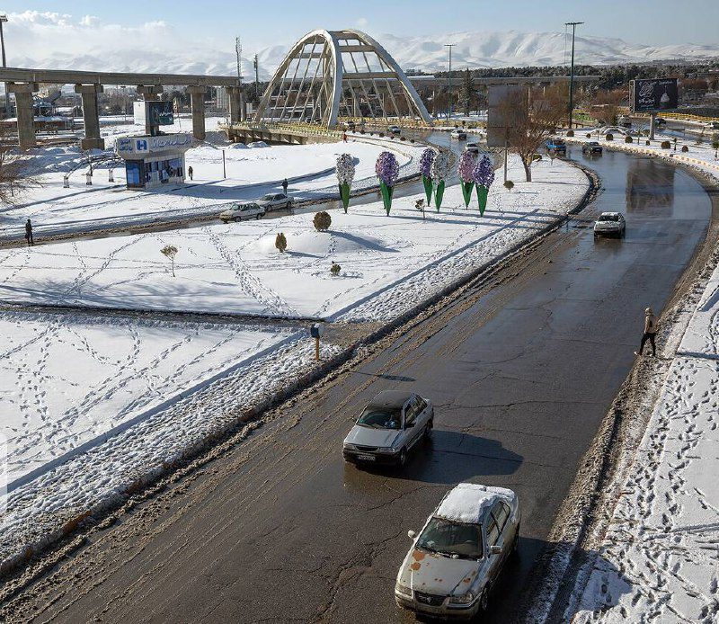 پایان عملیات برفروبی در معابر اصلی کرمانشاه