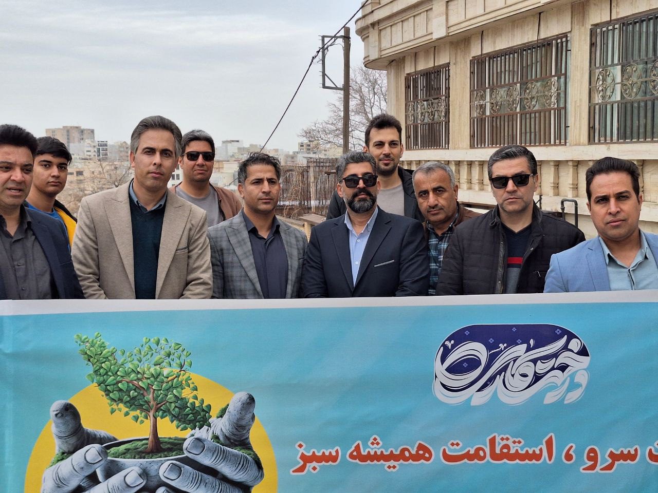 کاشت نهال در خیابان شورا