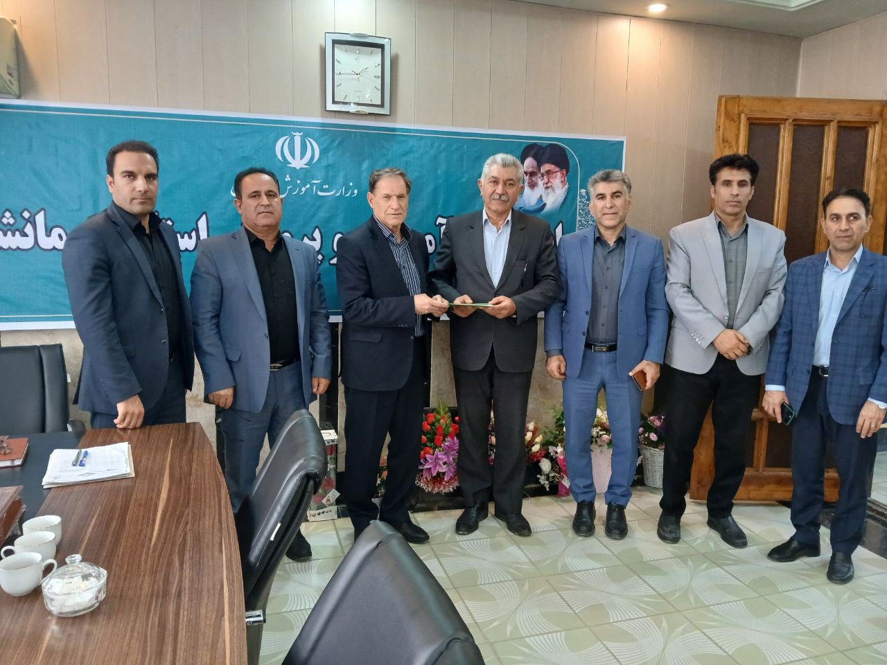 آغاز ساخت ۳۰ زمین چمن مصنوعی در مدارس کرمانشاه با همکاری بنیاد پویانه علم