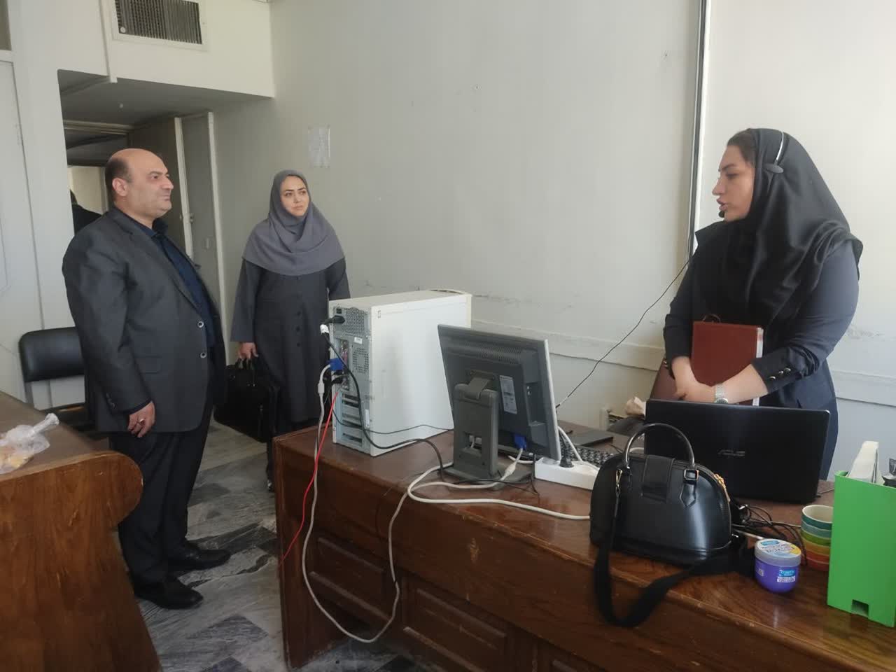 بازدید مشاور عالی معاونت فناوری اطلاعات از پروژههای اقتصاد دیجیتال کرمانشاه