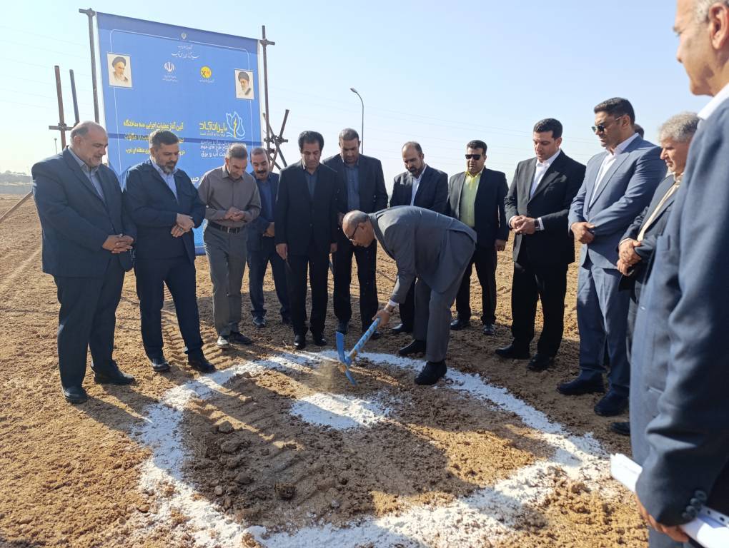 آغاز عملیات اجرایی سه نیروگاه خورشیدی پستهای انتقال برق منطقهای غرب