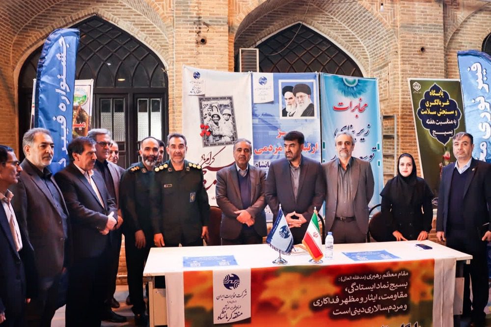 ارتباط بیواسطه با مردم و استقبال پرشور نمازگزاران