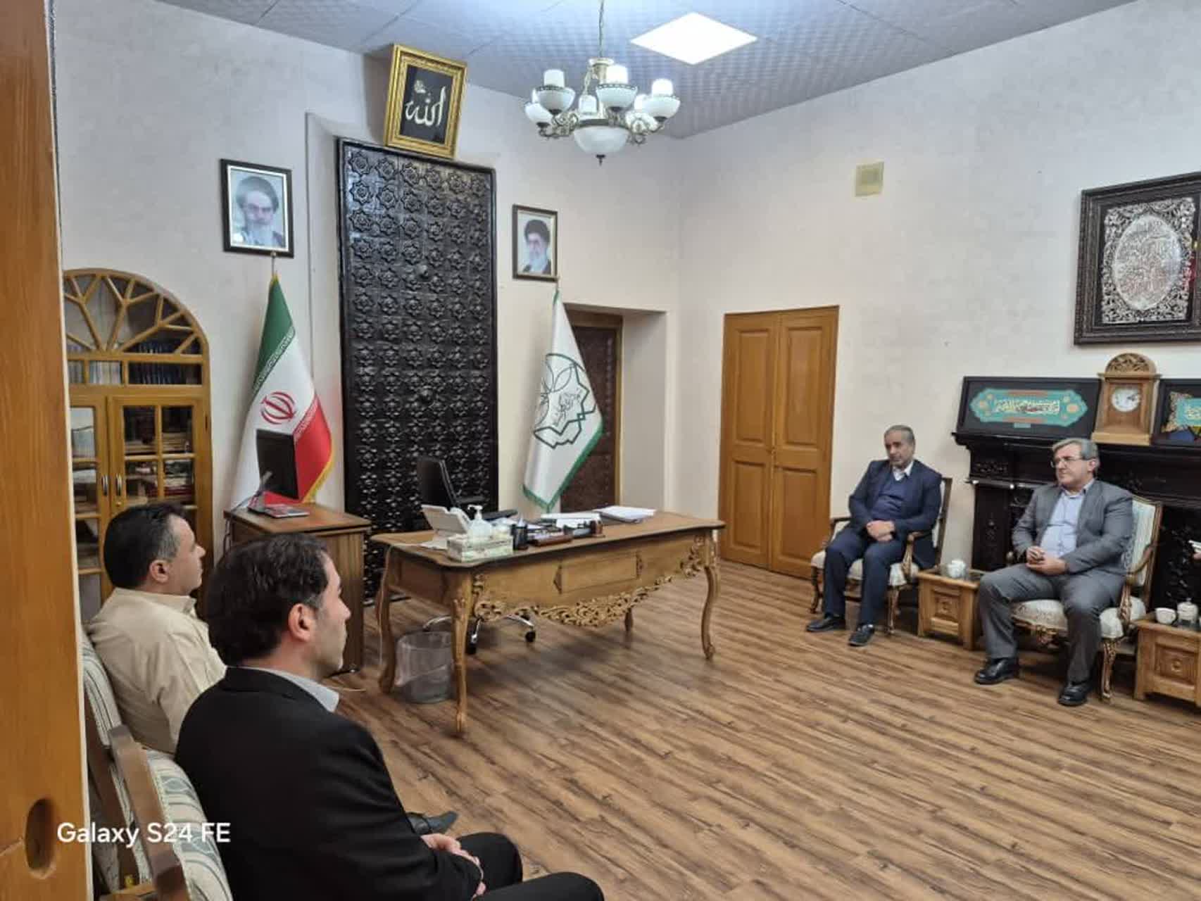 تأکید بر توسعه فیبر نوری و حرکت به سوی شهر هوشمند