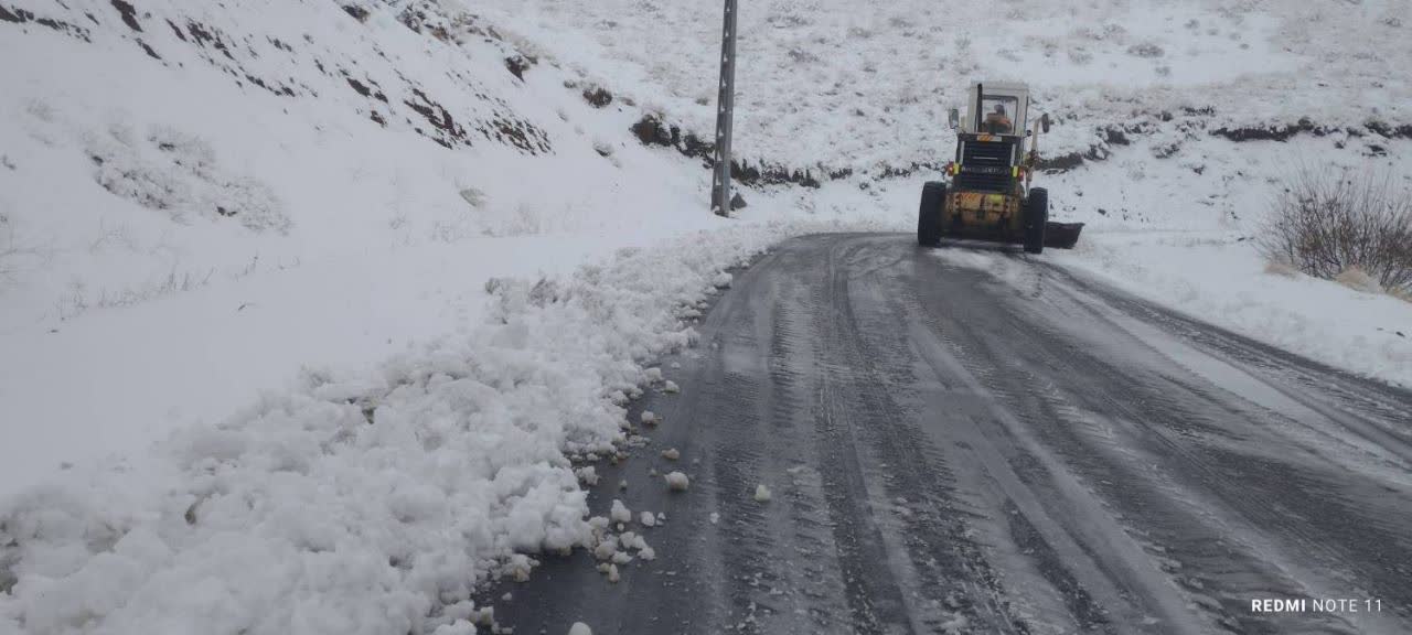 بیش از ۲ هزار کیلومتر باند عملیات برفروبی در محورهای مواصلاتی استان کرمانشاه