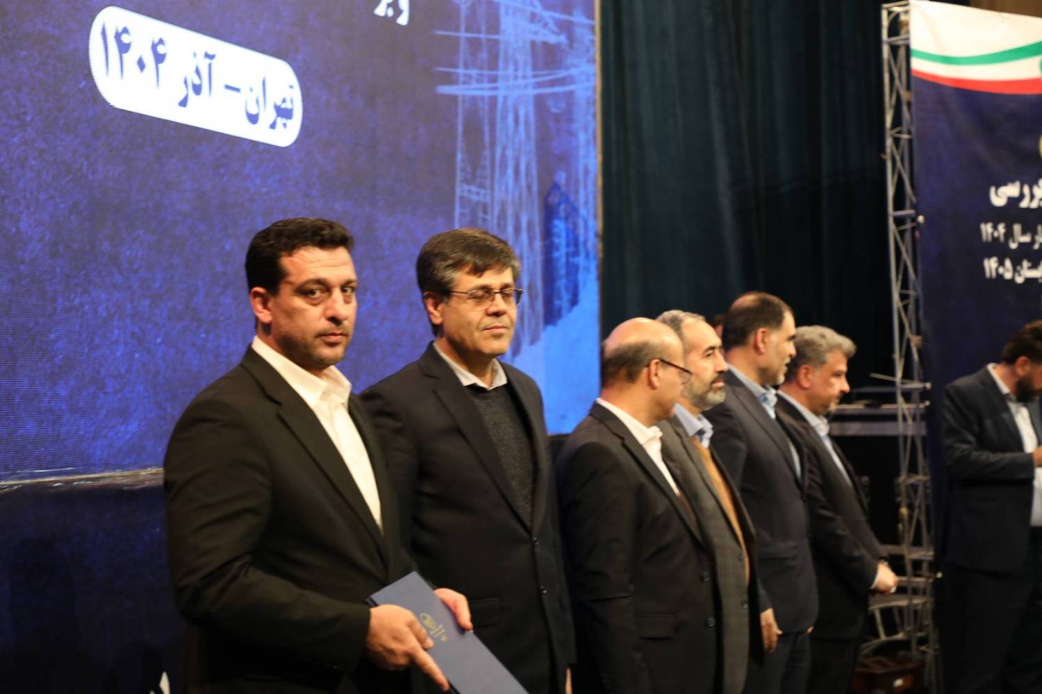 تقدیر از مدیر عامل شرکت برق منطقه ای غرب