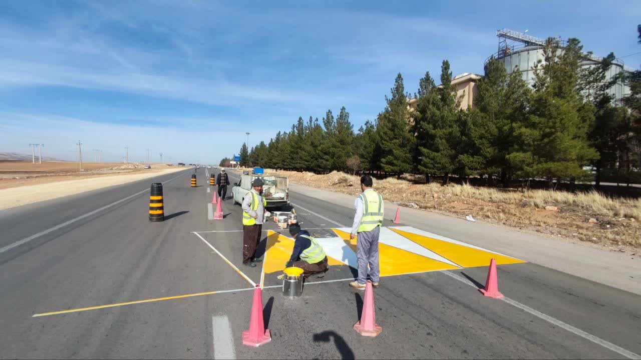 اجرای ۵ هزار و ۵۰۰ کیلومتر خط‌کشی راه‌ها در محورهای مواصلاتی استان کرمانشاه